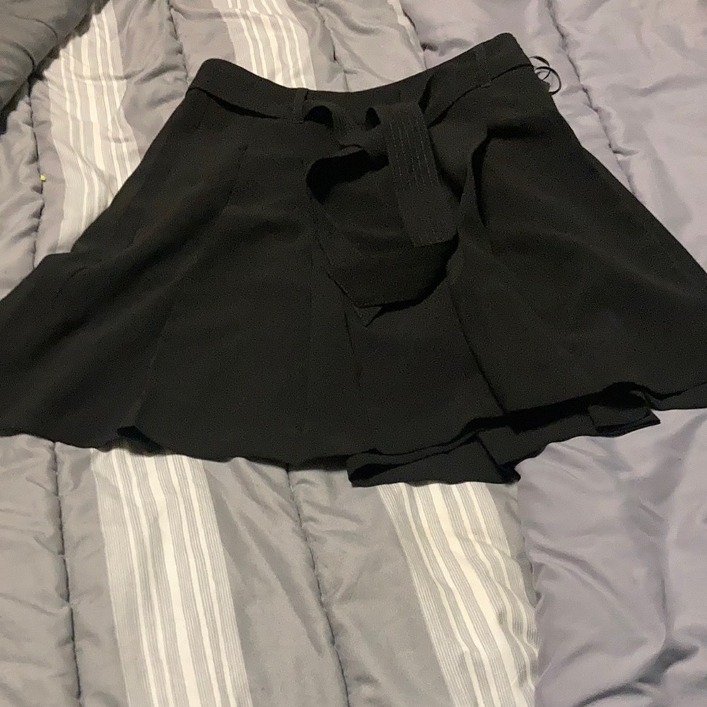 White House Black Market Black Flowing Shorts Size 00